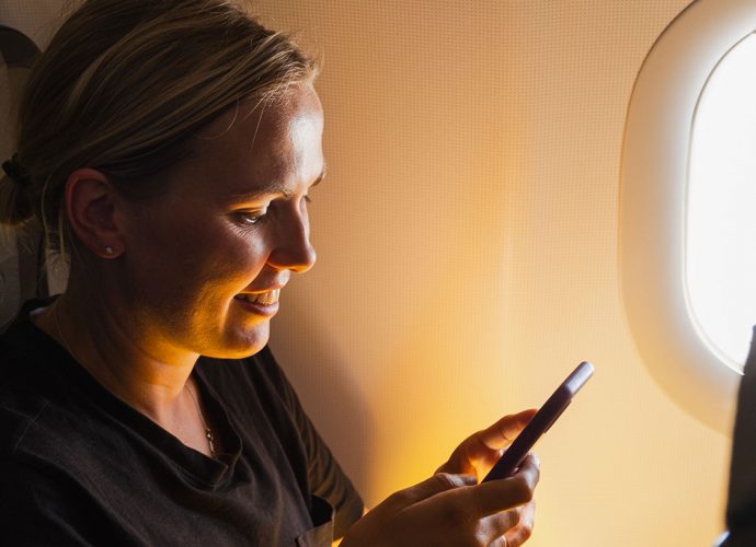 Airlines Enhance Passenger Experience with Free Inflight Connectivity